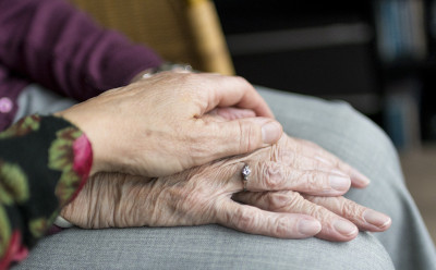 Palliative Care: zwischen mitmenschlicher Zuwendung und Professionalität